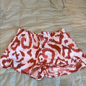 H&M Women's Shorts in Orange and White Pattern